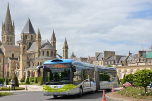  Irisbus Crealis 18 n°390 - Hôtel de Ville de Caen