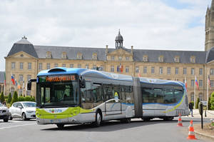  Irisbus Crealis 18 n°385 - Hôtel de Ville de Caen