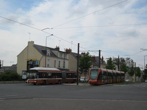  Irisbus Agora L n°753 + Alstom Citadis 302 n°1018 - Saint-Martin