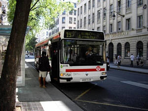 Irisbus Agora S n°2519 - Hôtel de Ville Louis Pradel