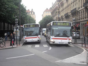  Irisbus Agora S n°3634 + 3618 - Bellecour Antonin Poncet
