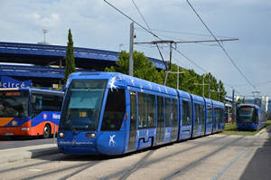  Alstom Citadis 401+402 n°2011+2090 - Place de France