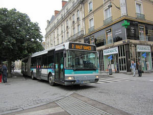  Irisbus Agora L n°324 - République