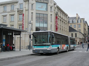  Irisbus Citelis 18 n°821 - République Nemours