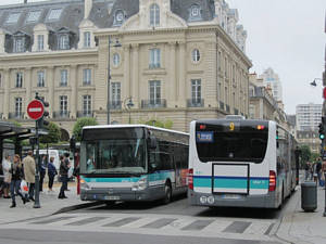  Irisbus Citelis 18 n°820 + Mercedes Citaro G n°931 - République Nemours