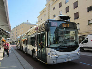  Irisbus Citelis 18 n°6111 - Cathédrale