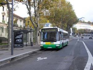  Irisbus Agora S n°279 - Jean Moulin