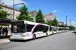  Heuliez GX 317 n°22 + GX 327 + Irisbus Citelis 12 - Pôle Bus