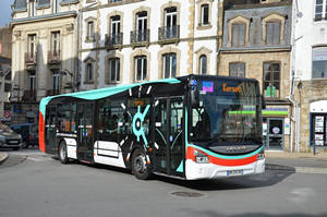  Iveco Bus Urbanway 12 n°200 - Hôtel de Ville